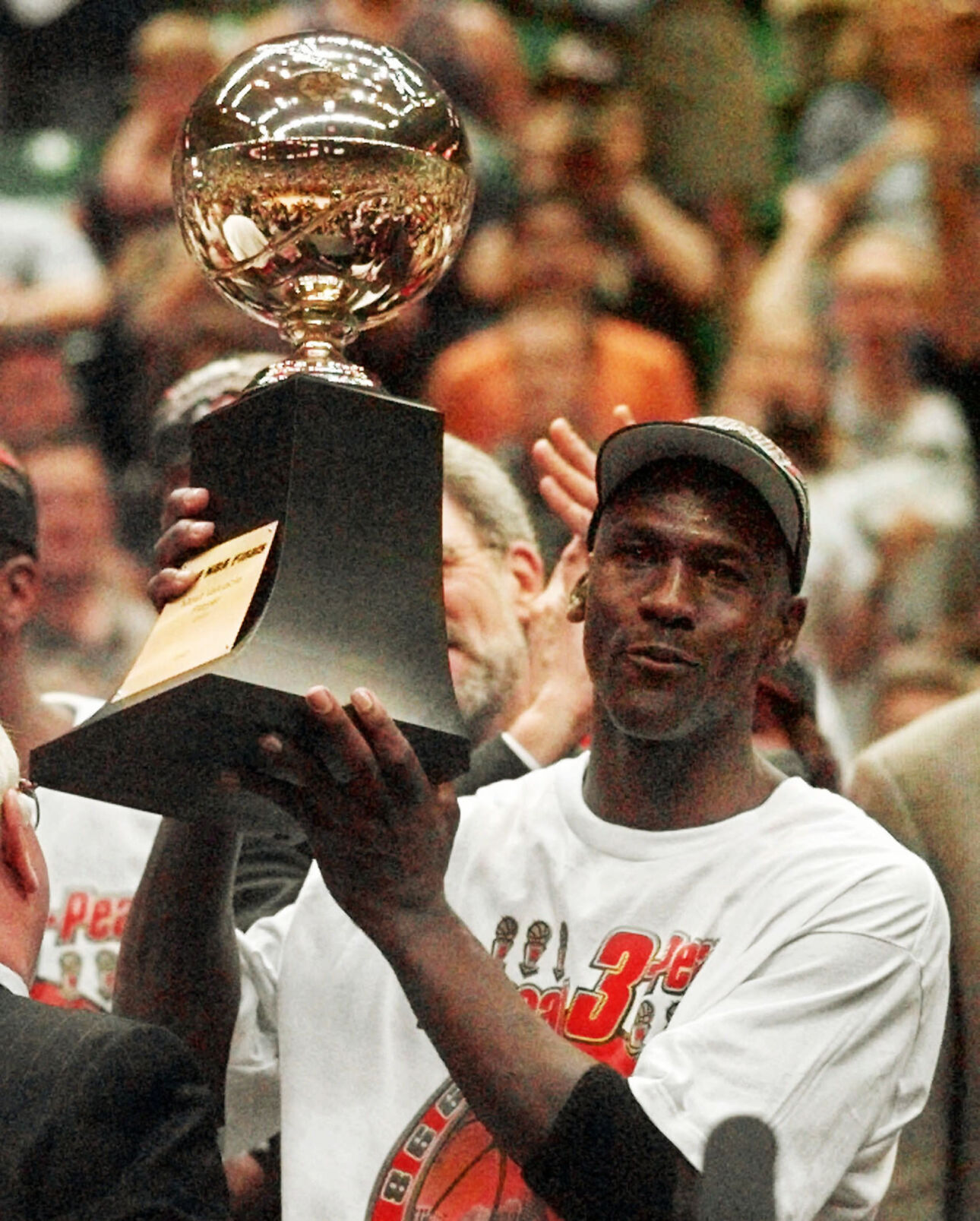 1998: Michael Jordan scores 45 points to lead Chicago to sixth NBA title